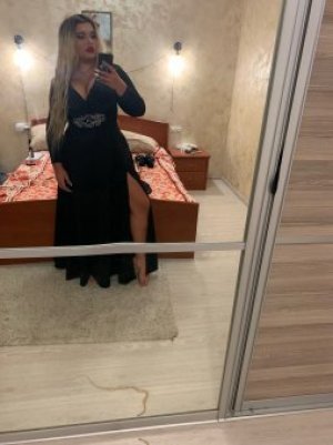 Транссексуалка Алиса Транссексуалка